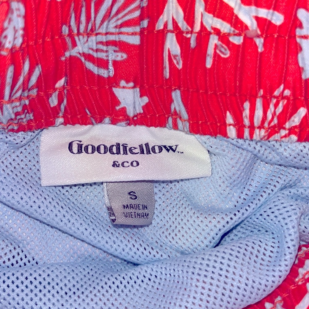 Goodfellow& Co. Men’s Swim Trunks - Picture 2 of 4